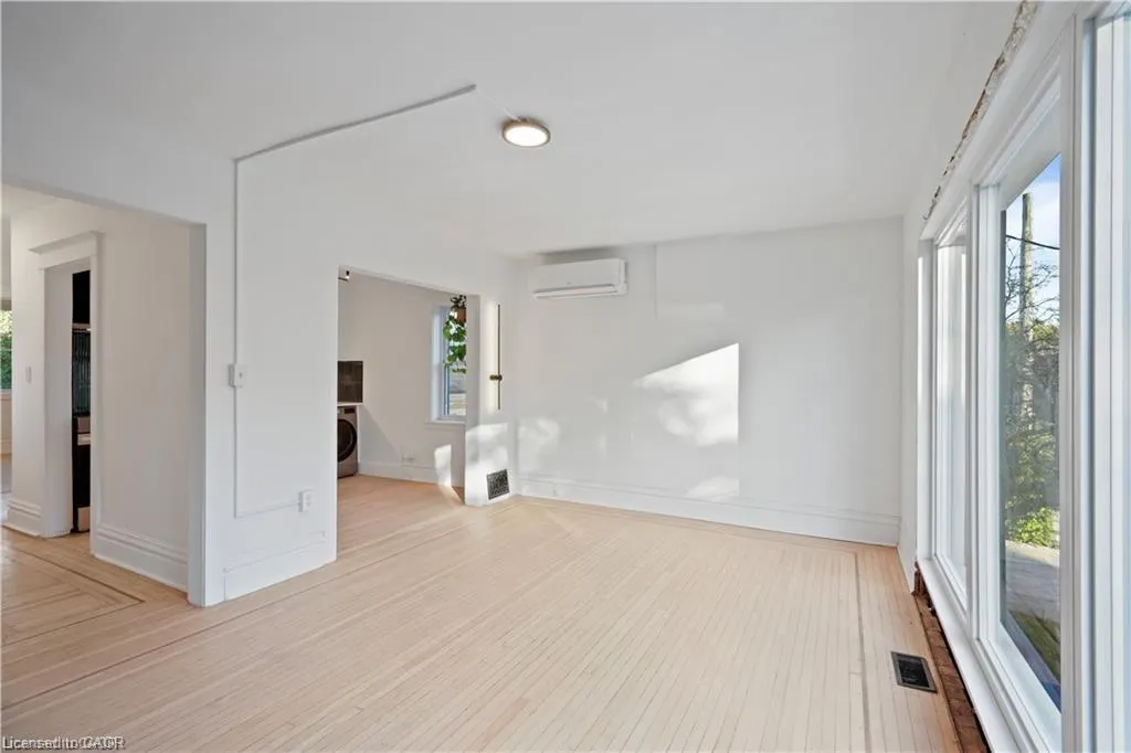 30 Jones Street, #2