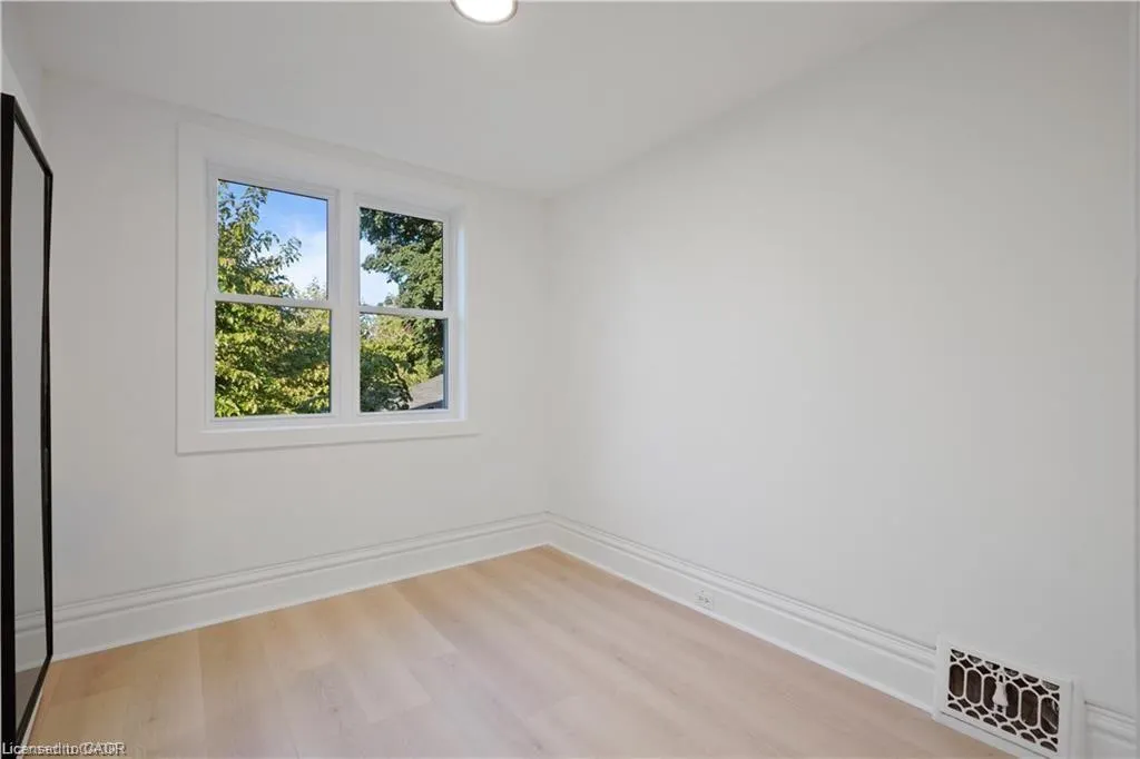 30 Jones Street, #2