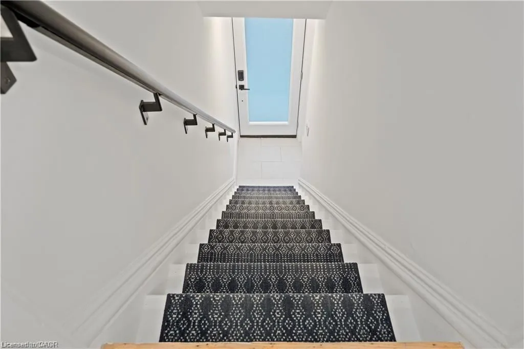 30 Jones Street, #2