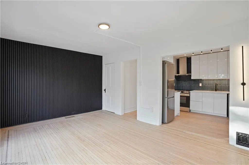 30 Jones Street, #2