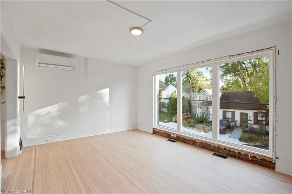 30 Jones Street, #2