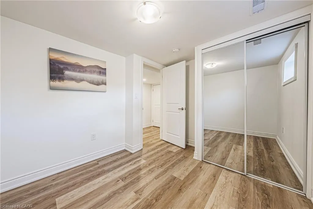 204 Fernwood Crescent