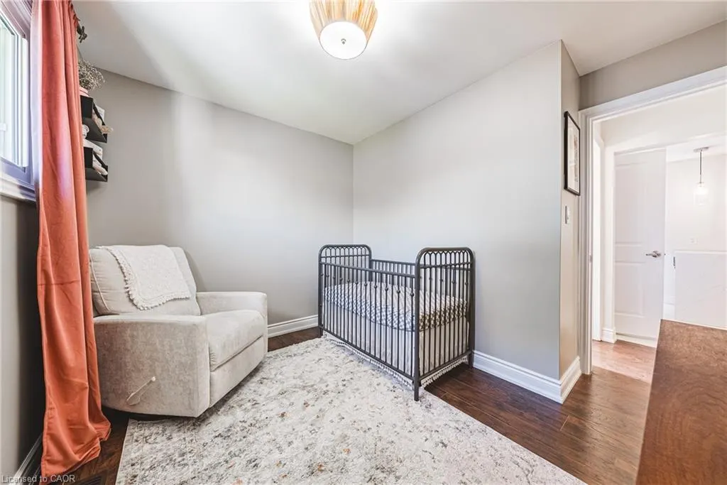 204 Fernwood Crescent