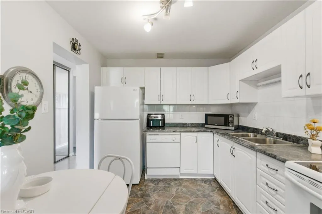 3500 Glen Erin Drive, #6