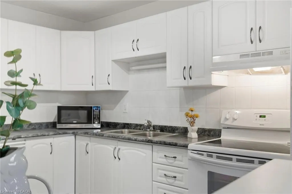 3500 Glen Erin Drive, #6
