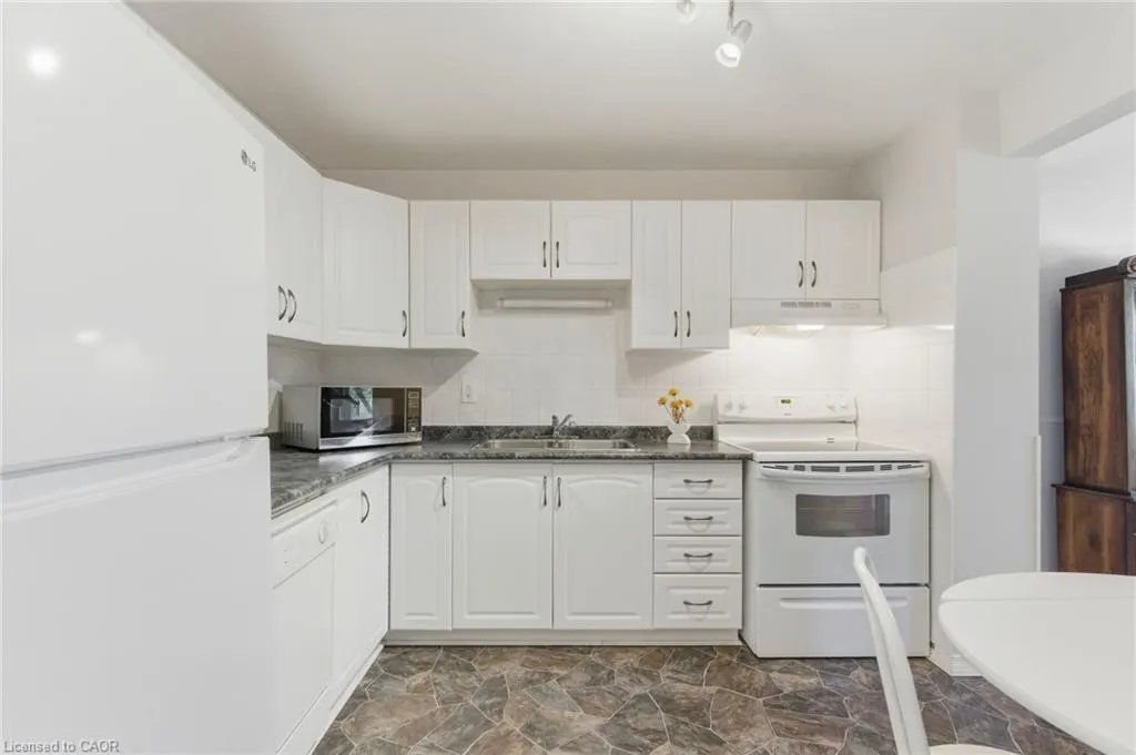 3500 Glen Erin Drive, #6