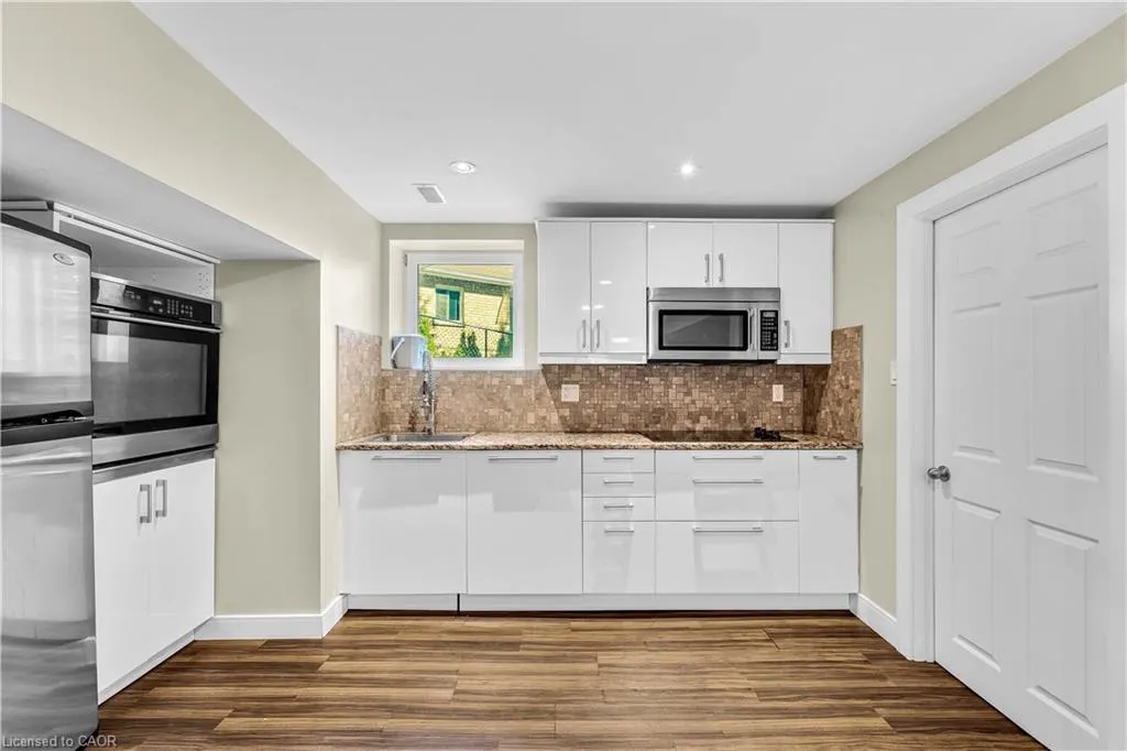 15 Oliver Court, #LOWER