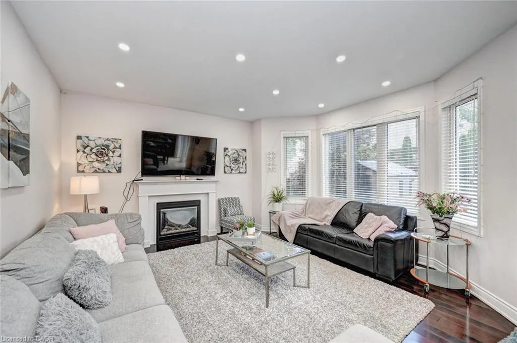 59 Apple Drive