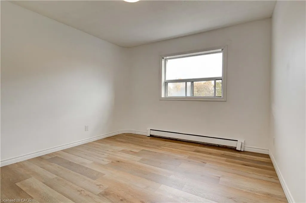 283 Fairway Road N, #405