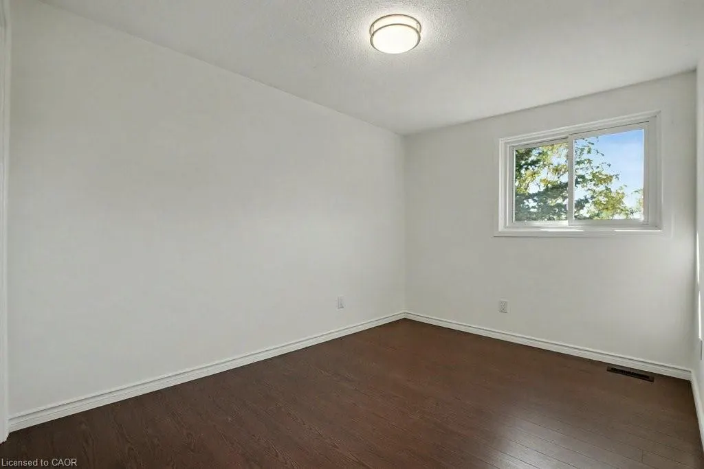 25 Upper Canada Drive, #17