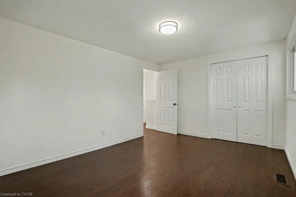 25 Upper Canada Drive, #17