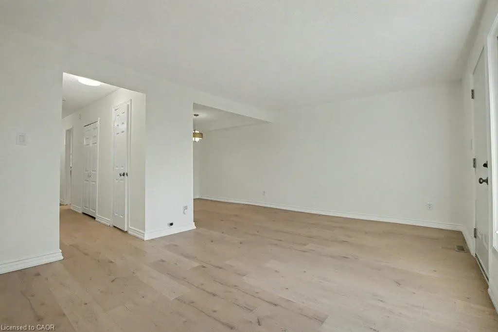 25 Upper Canada Drive, #17