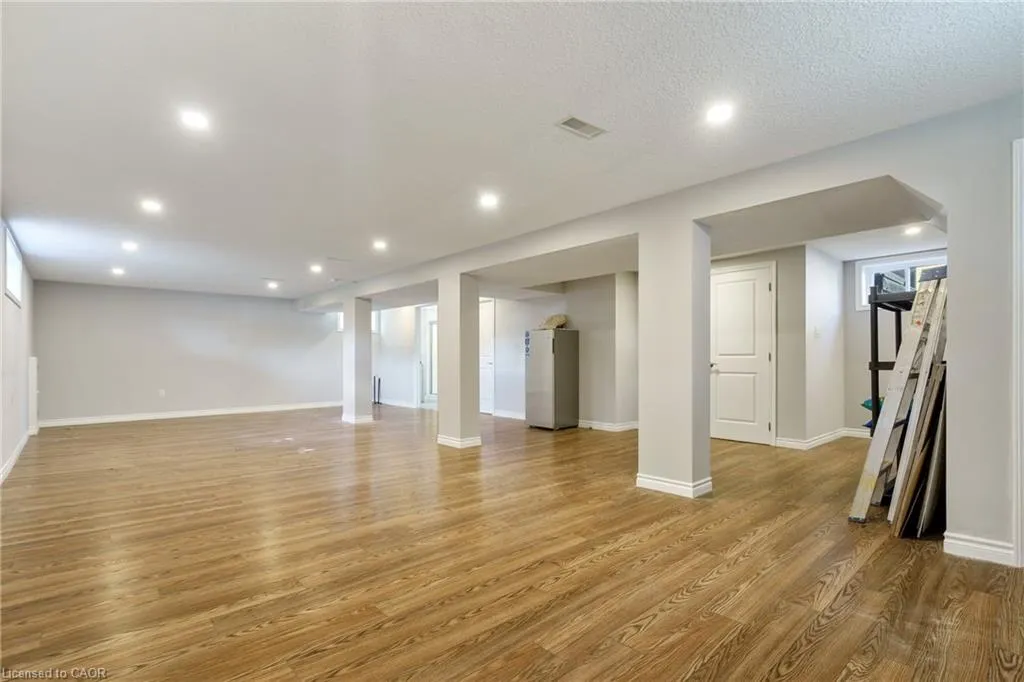 109 Organ Crescent