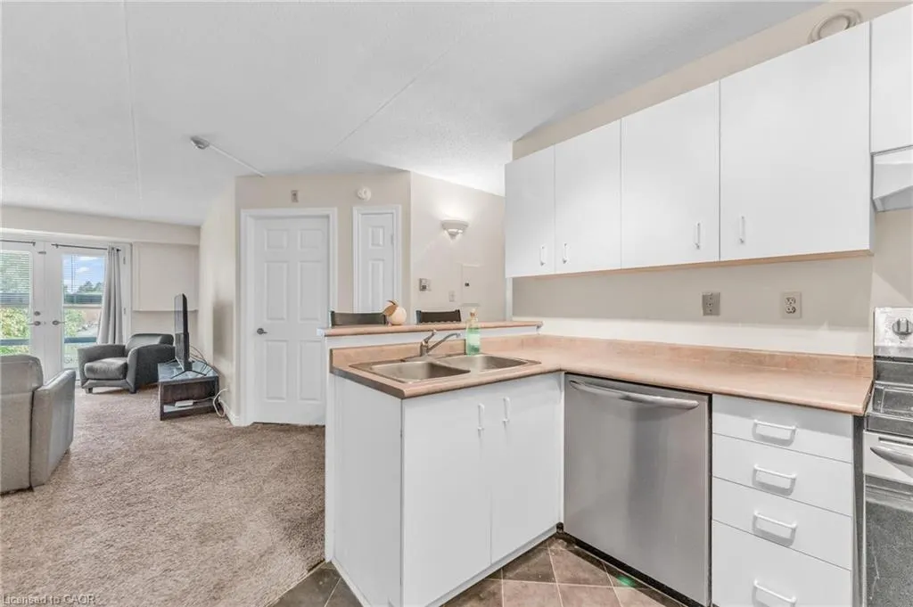 2010 Cleaver Avenue, #207