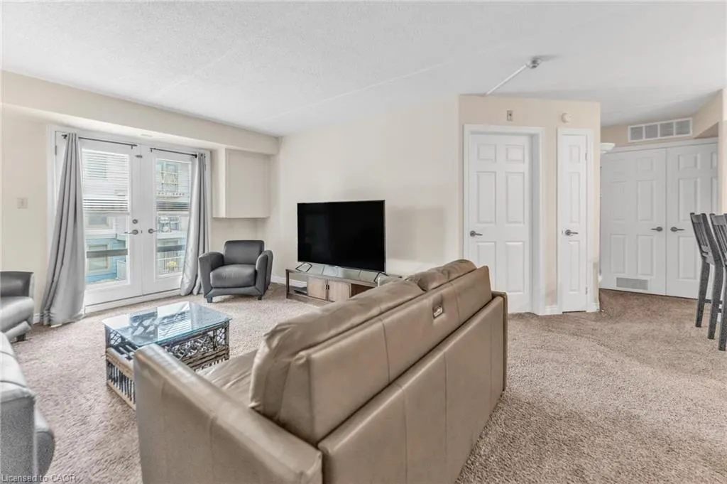 2010 Cleaver Avenue, #207