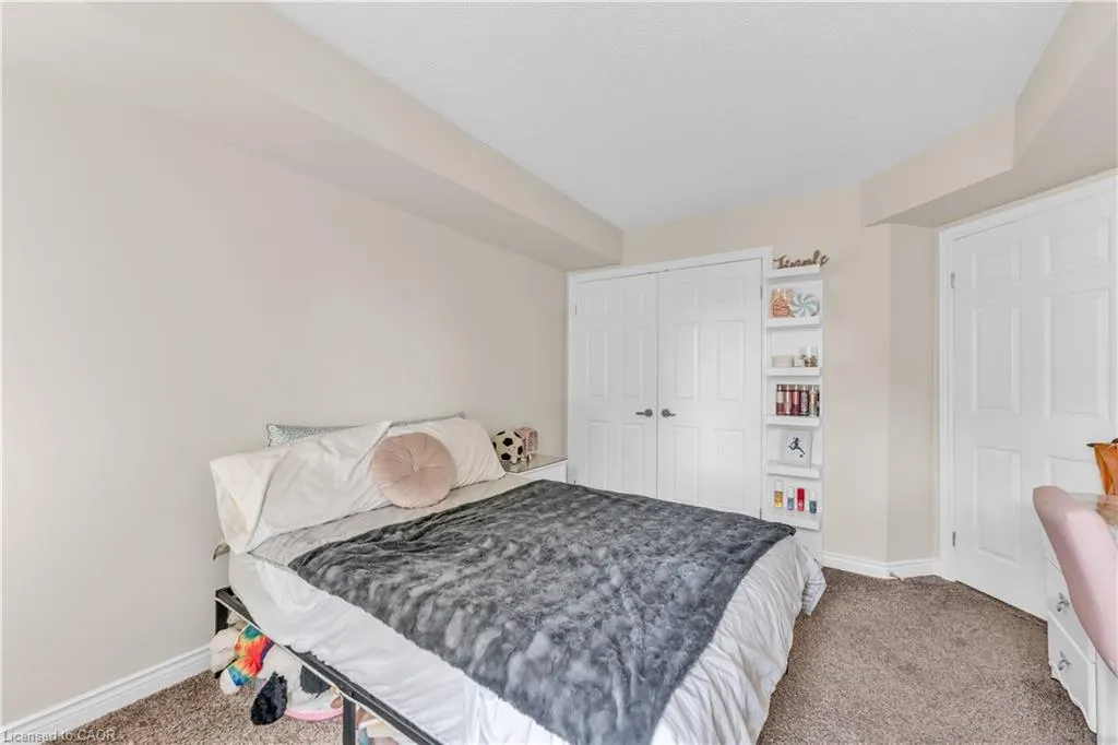 2010 Cleaver Avenue, #207