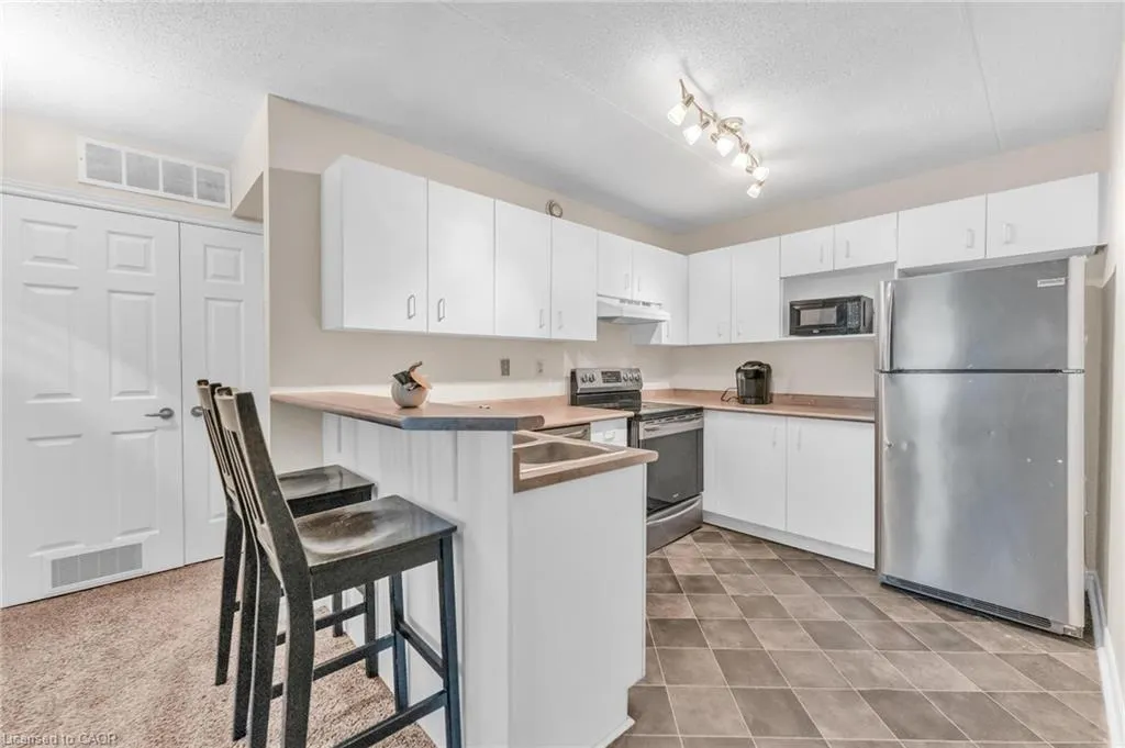 2010 Cleaver Avenue, #207