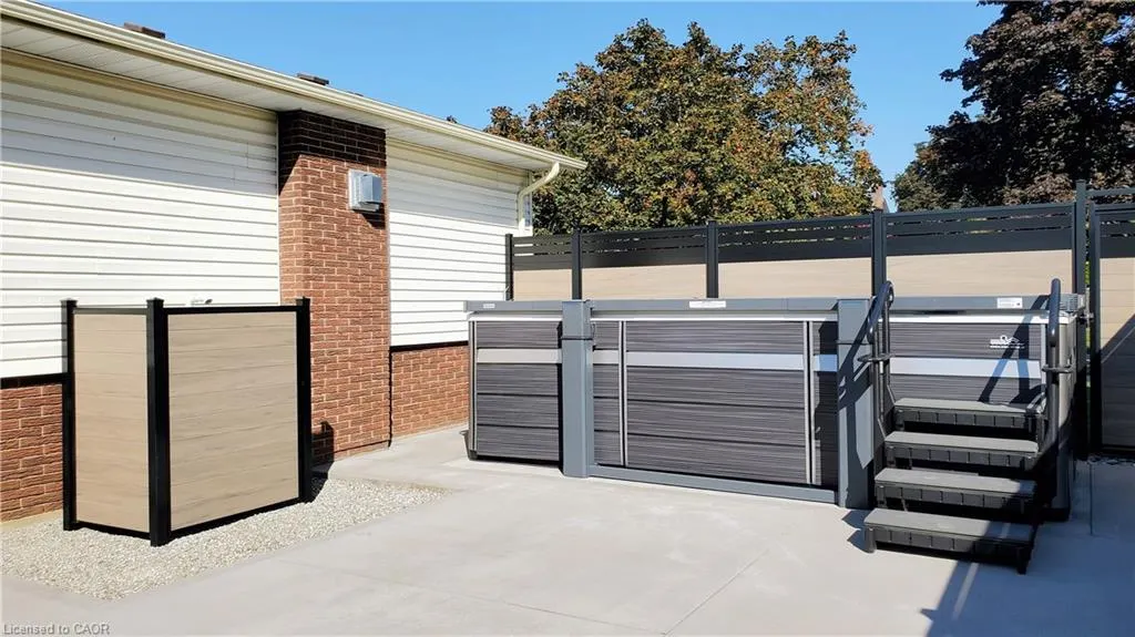 7 Crosby Drive