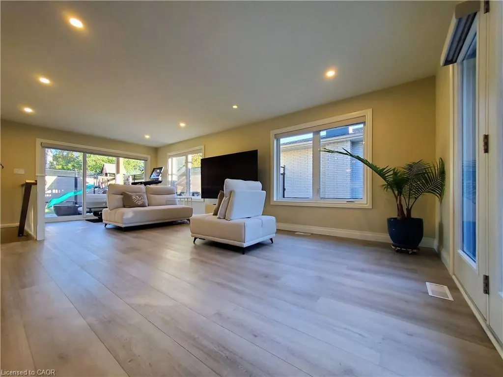 7 Crosby Drive