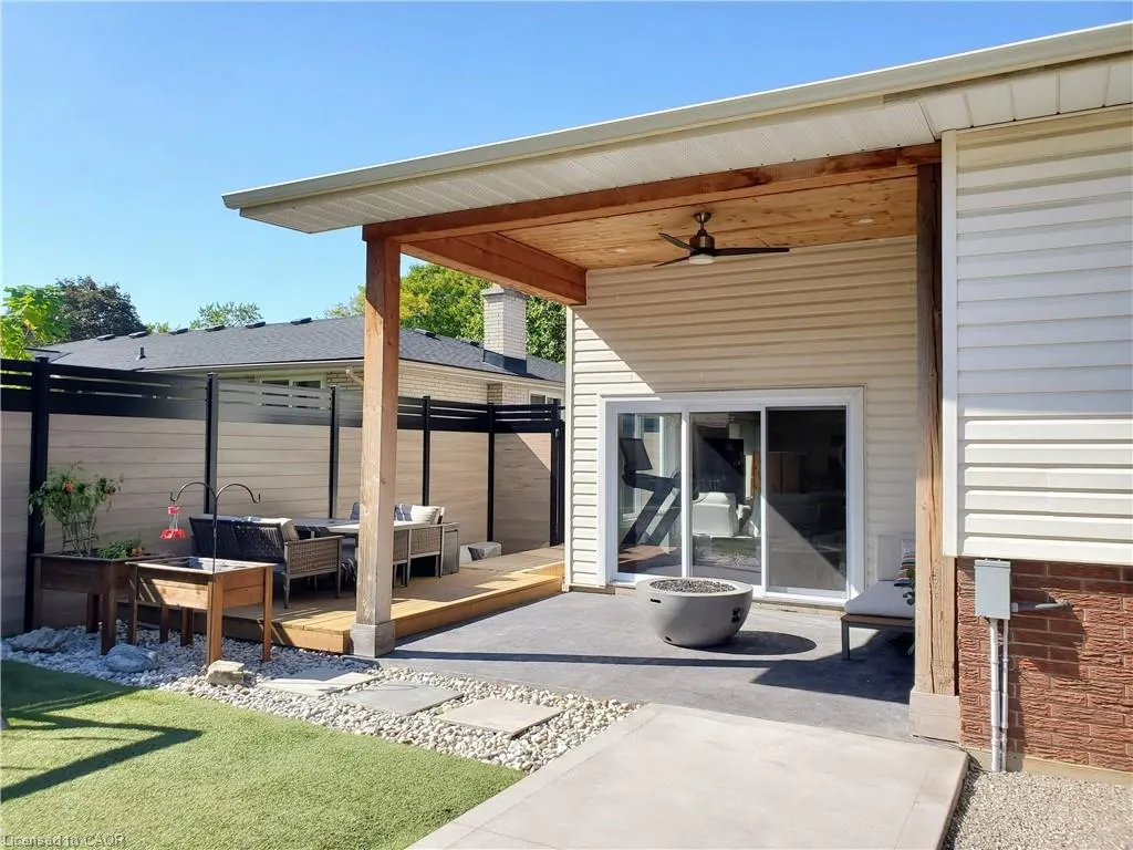 7 Crosby Drive