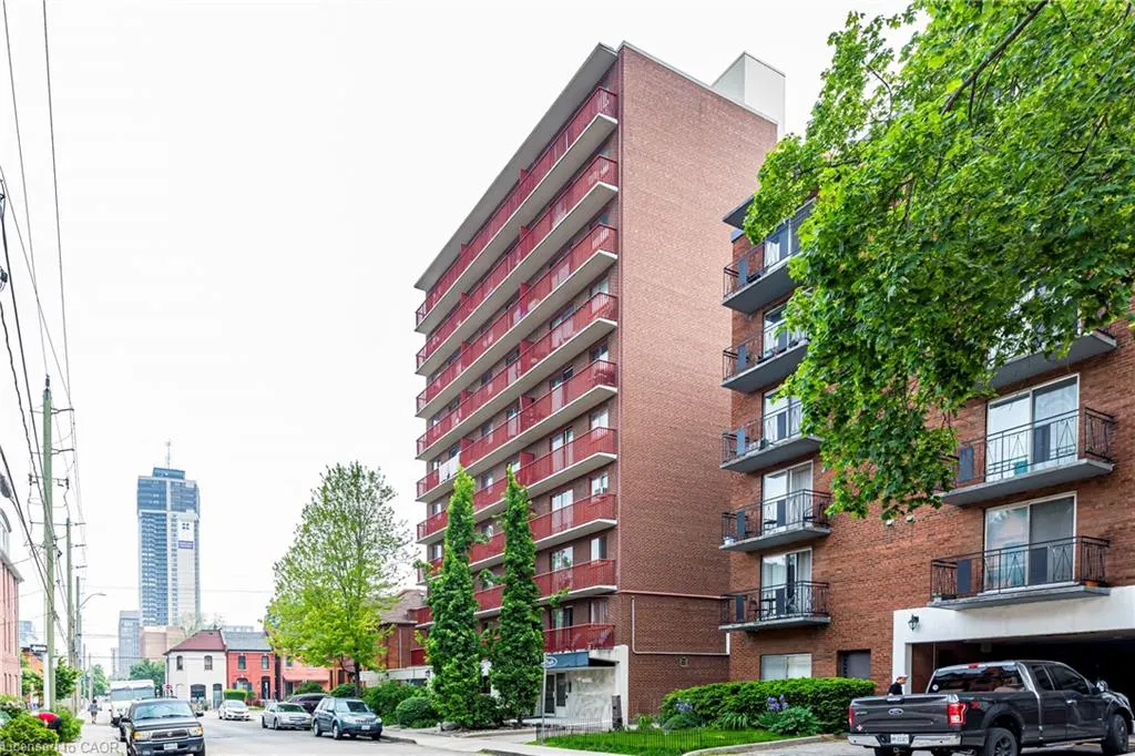 141 Catharine Street S, #902