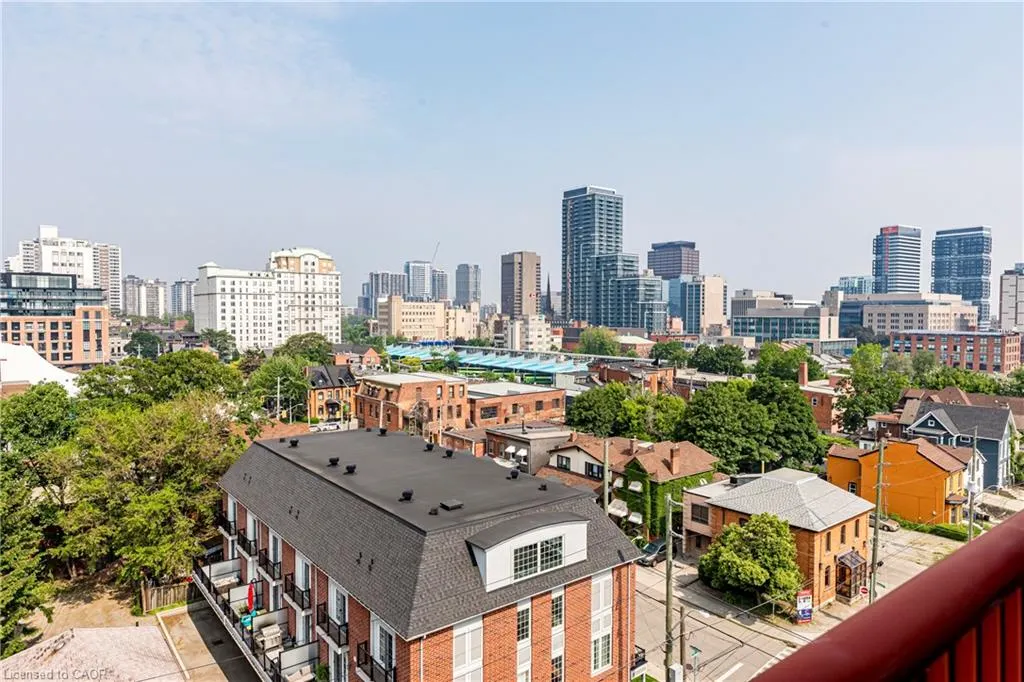 141 Catharine Street S, #902