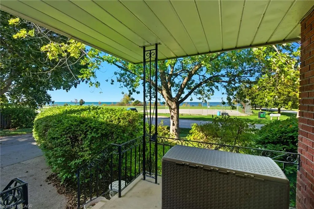 67 Lakeside Drive