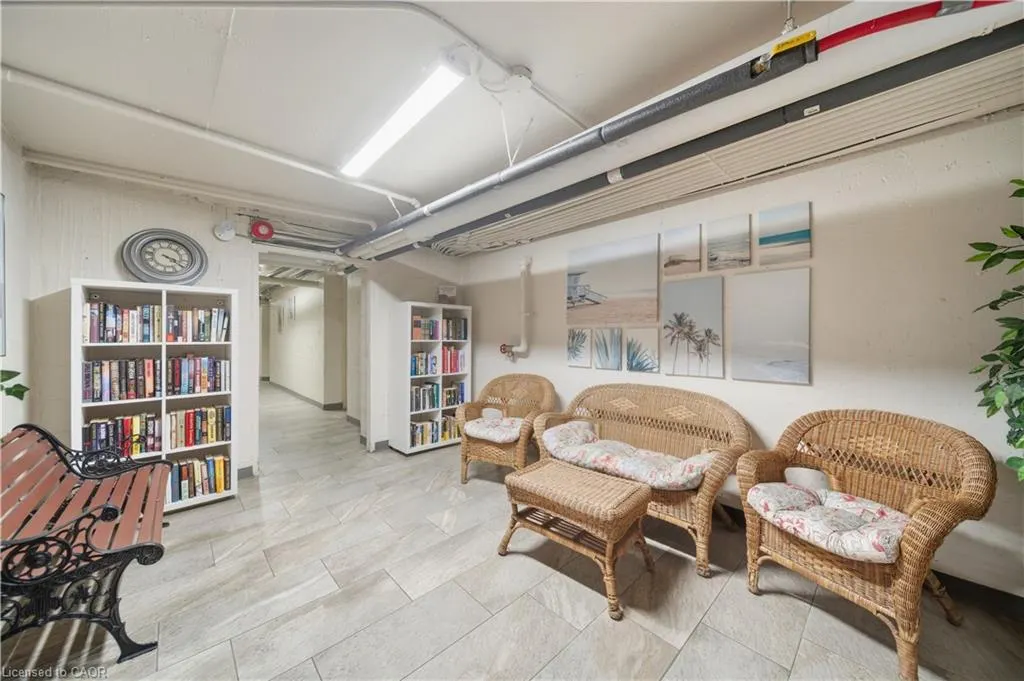 9 Grant Boulevard, #102