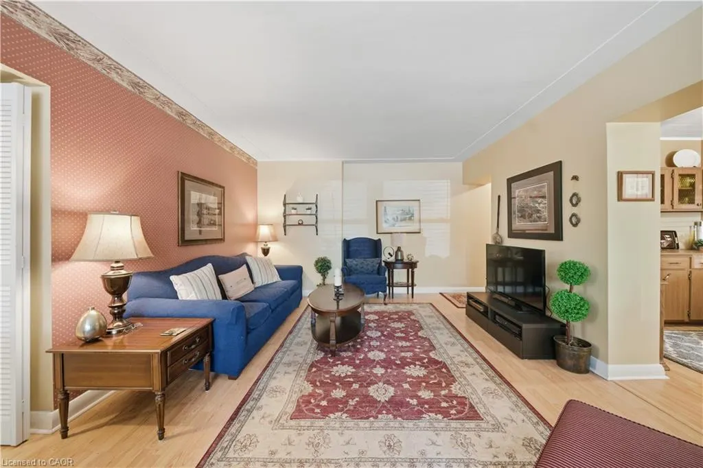 9 Grant Boulevard, #102