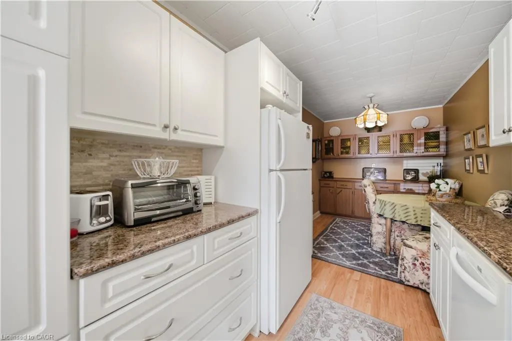 9 Grant Boulevard, #102