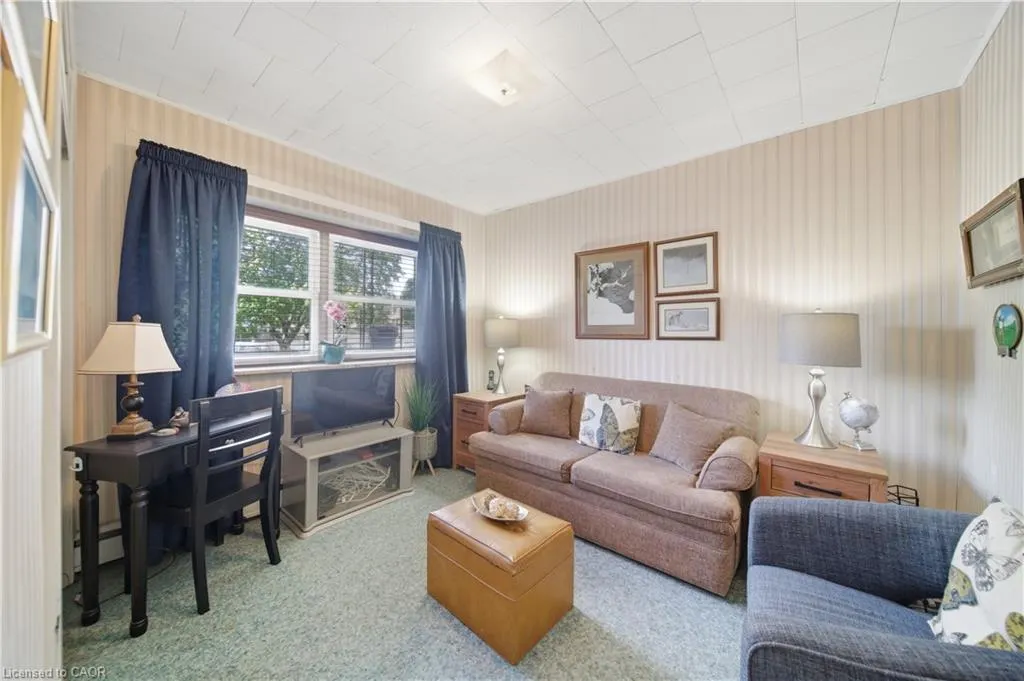 9 Grant Boulevard, #102