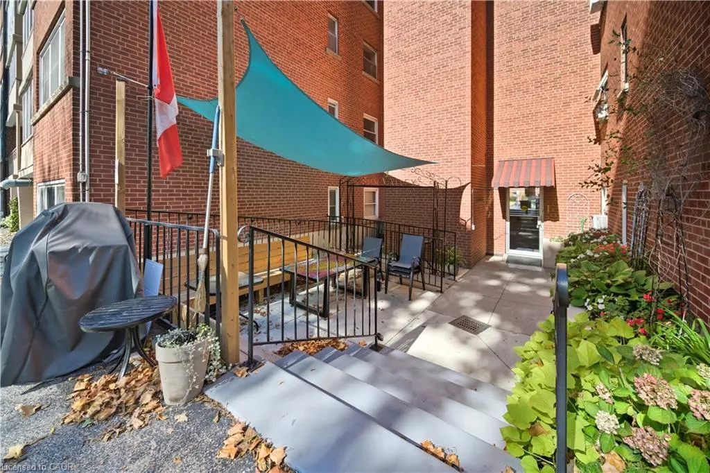 9 Grant Boulevard, #102