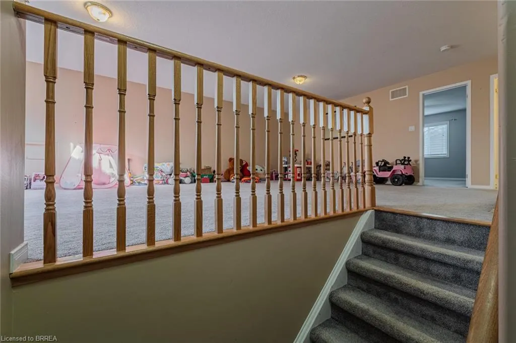 72 Hunter Way