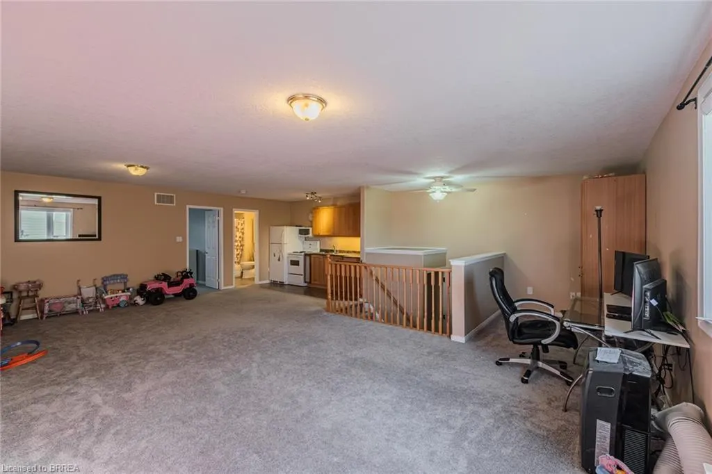 72 Hunter Way