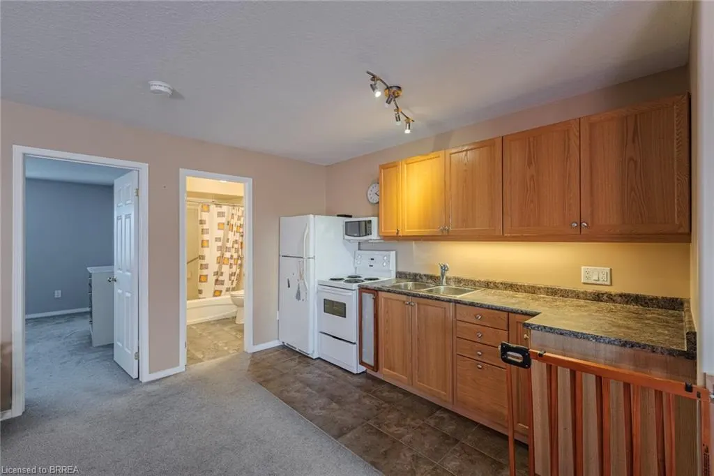 72 Hunter Way