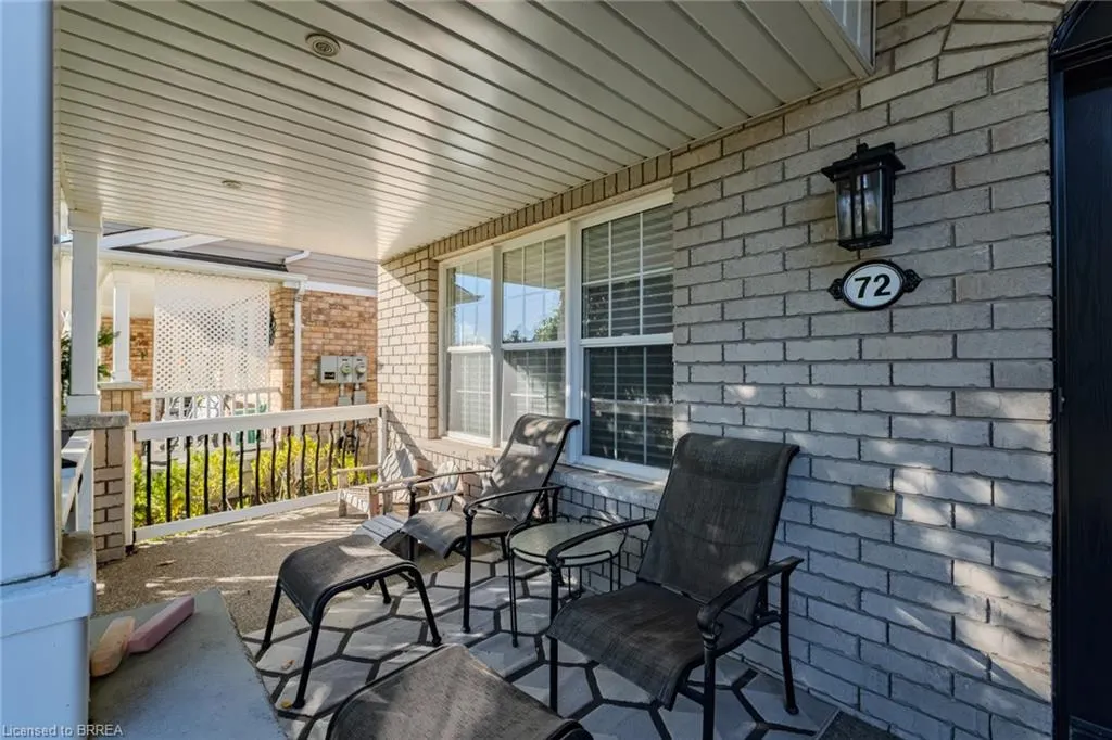 72 Hunter Way
