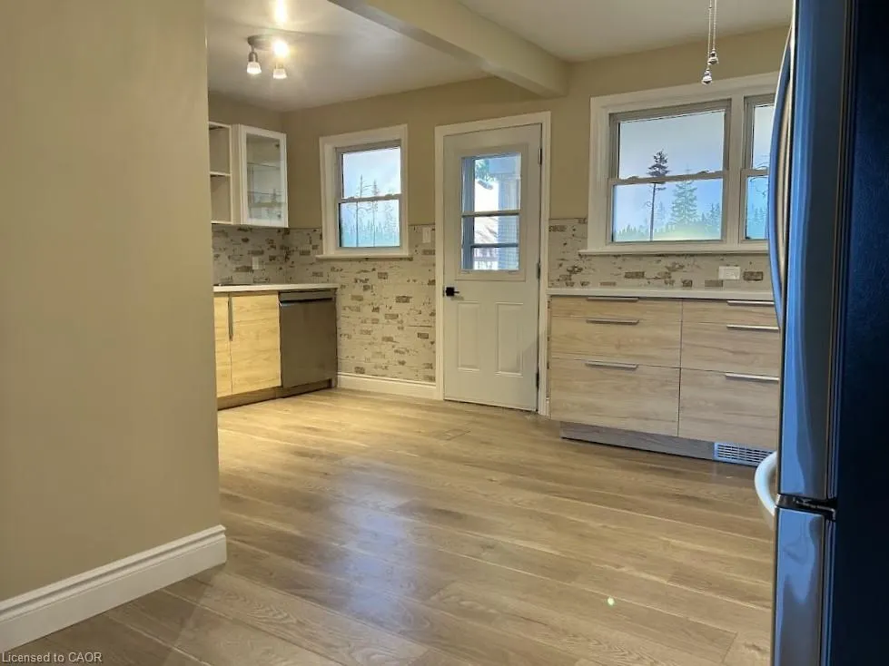 476 Prospect Avenue, #MAIN