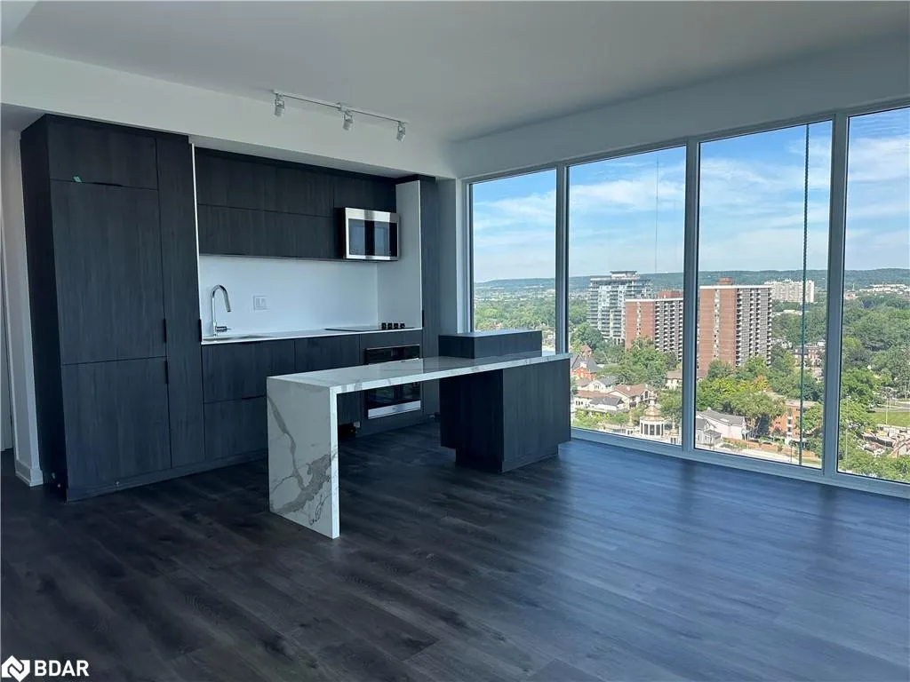 370 Martha Street, #1702