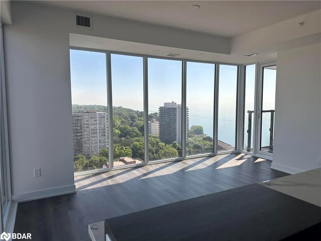 370 Martha Street, #1702
