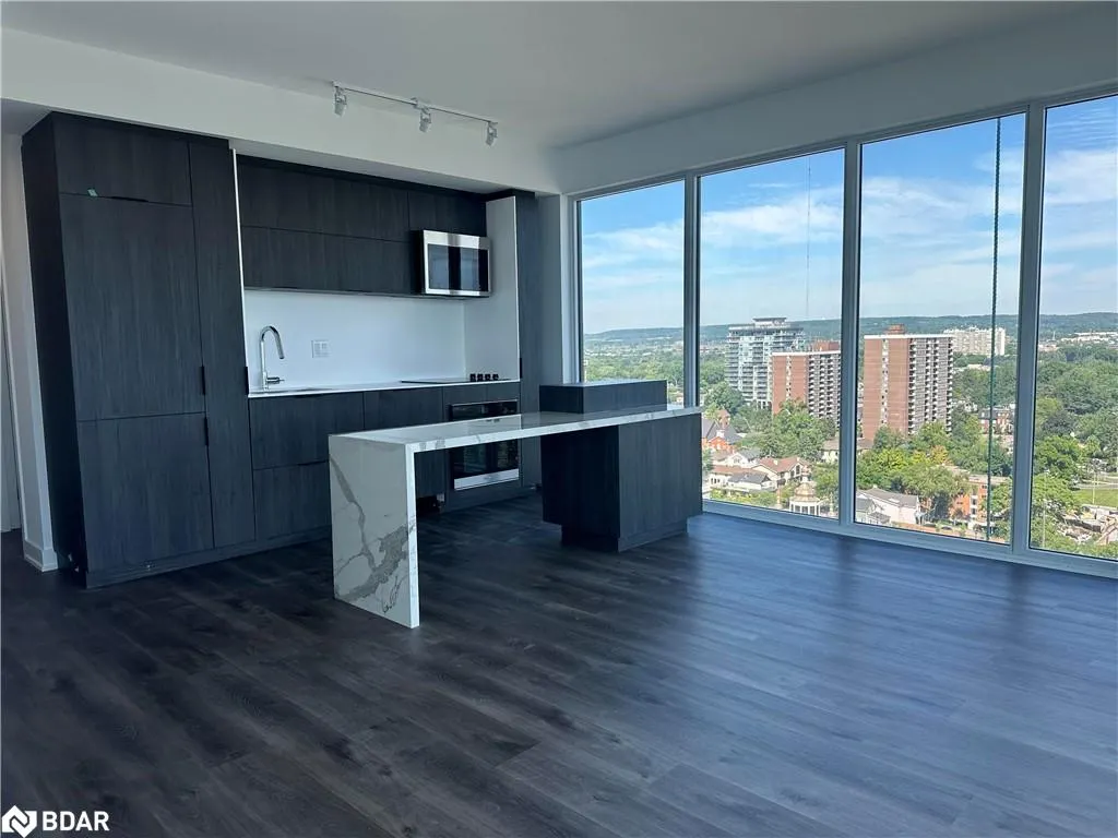 370 Martha Street, #1702