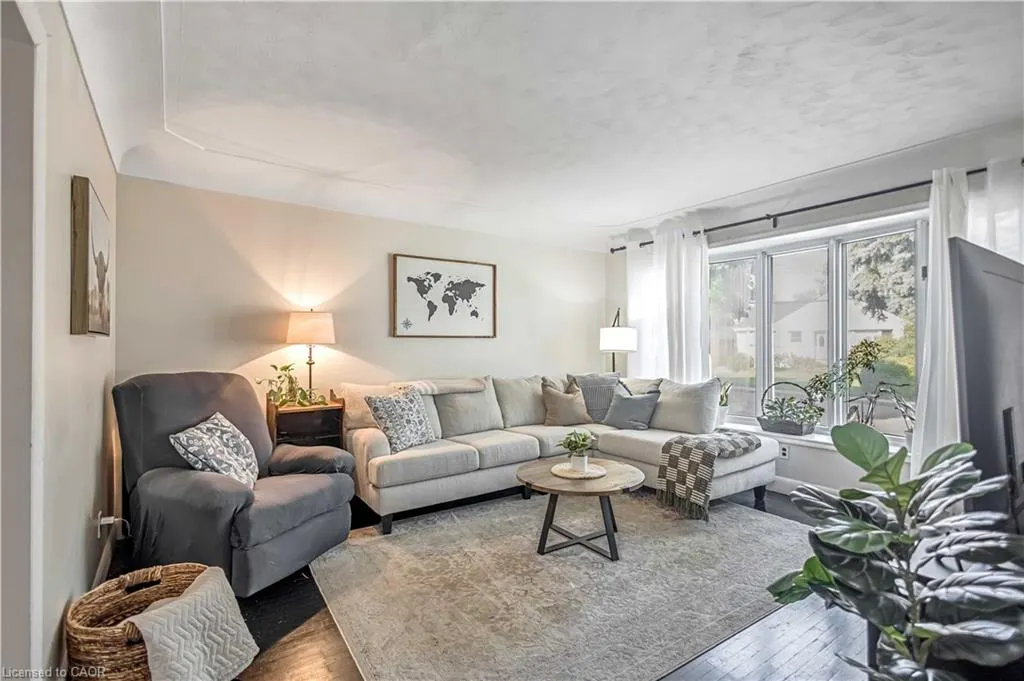 487 East 37th Street