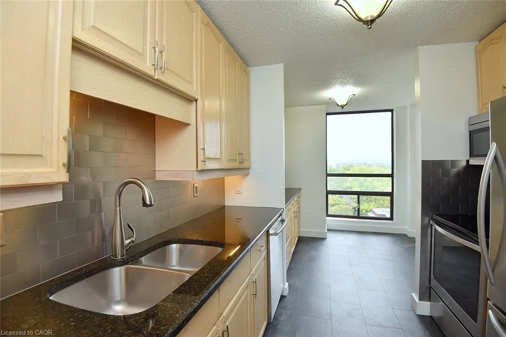 222 Jackson Street W, #606