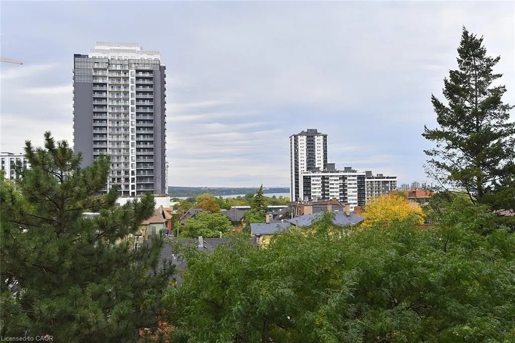 222 Jackson Street W, #606