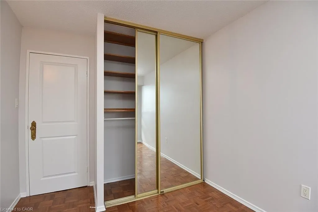 222 Jackson Street W, #606