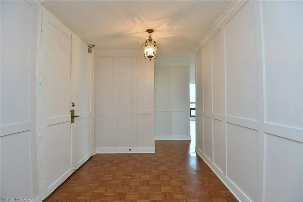 222 Jackson Street W, #606