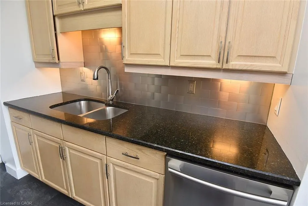222 Jackson Street W, #606