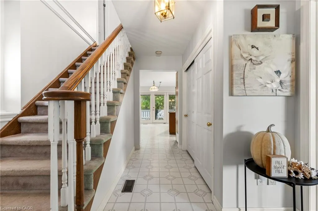 553 Paradise Crescent