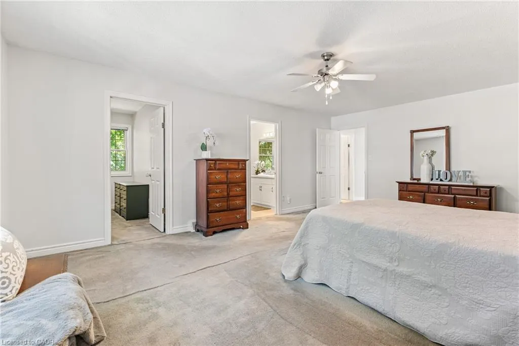 553 Paradise Crescent