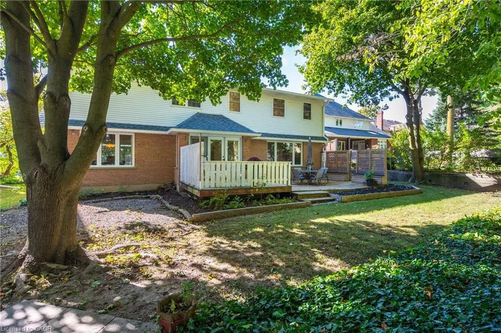 553 Paradise Crescent