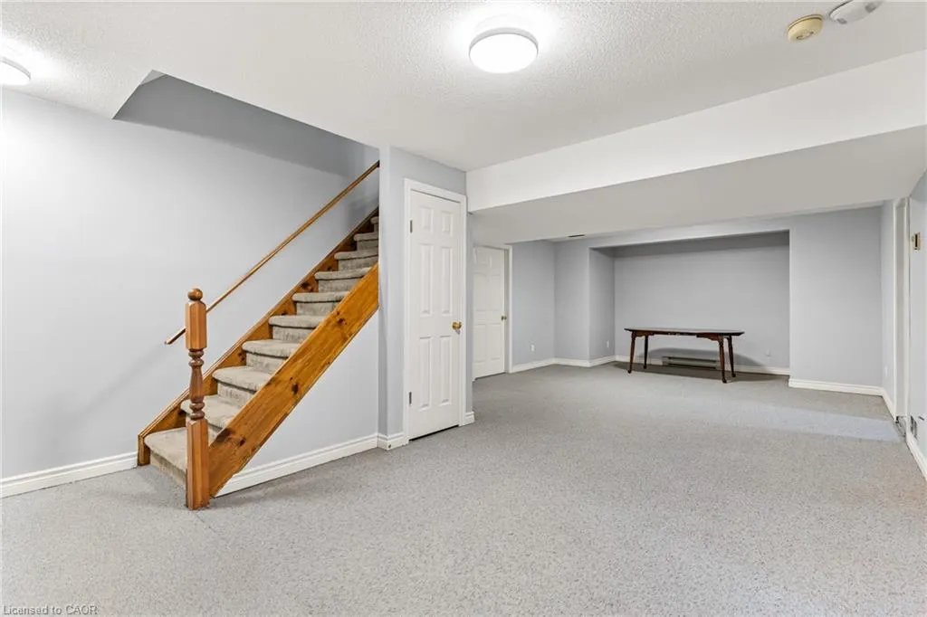 553 Paradise Crescent